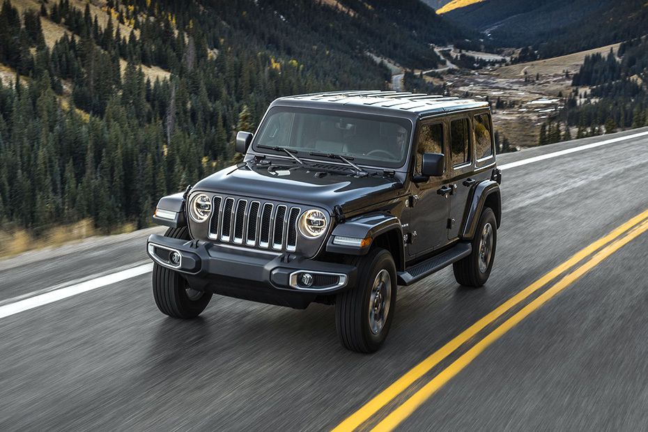 jeep-wrangler-2019-front-angle-low-view-355717