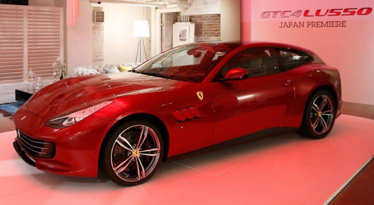 Ferrari GTC4Lusso . Call 085773713808 